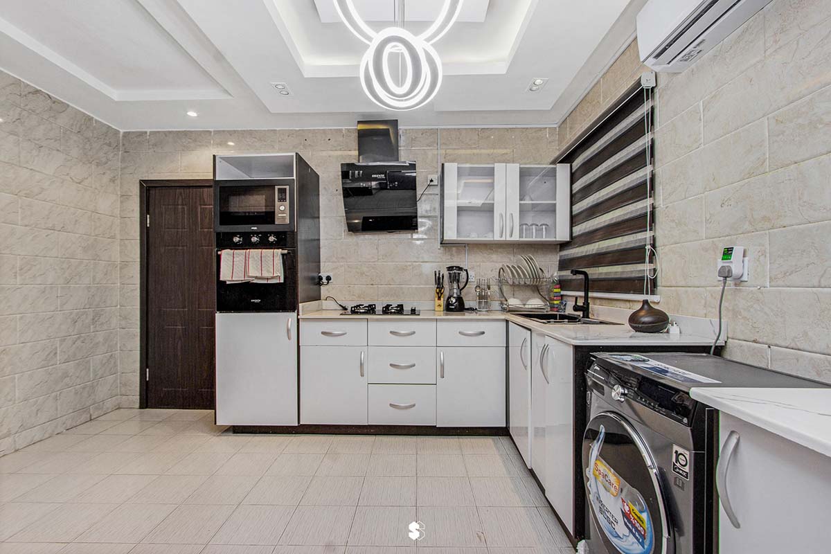 3 bed luxury apartment kitchen